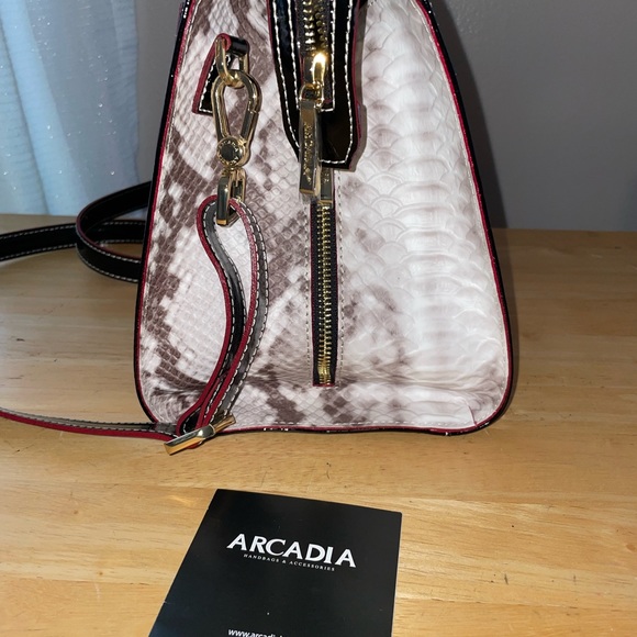 Arcadia - Clizia large top handles Patent Leather Purse - Picture 3 of 8